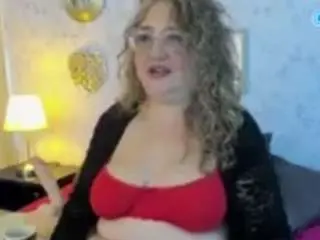 Martina-curvy  live sex cam