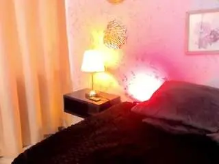 Martina-curvy  live sex cam