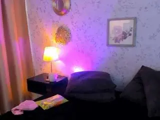 Martina-curvy  live sex cam