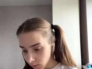 Kittiehirkaler  live sex cam