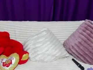 Golddivine  live sex cam