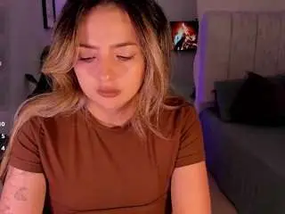 Amywoods  live sex cam