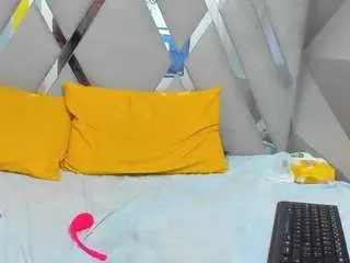 Dianasmiith  live sex cam