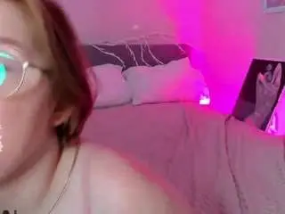 Sara-moor  live sex cam