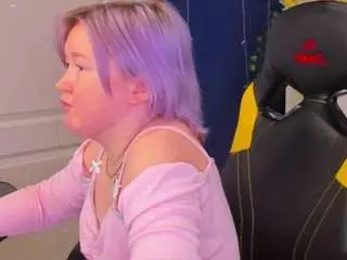 Sara-moor  live sex cam
