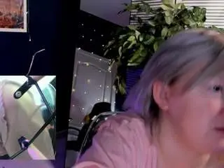 Sara-moor  live sex cam