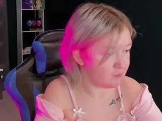 Sara-moor  live sex cam
