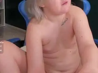 Sara-moor  live sex cam