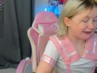 Sara-moor  live sex cam