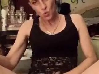 Invinciblelevy  live sex cam