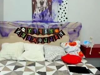Lindainsatiable  live sex cam