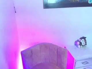 Mia-kenner  live sex cam