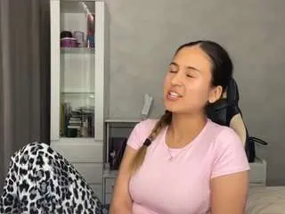 Mindymagar  live sex cam