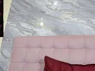 Scarlet-snout  live sex cam