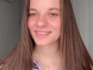 Terinarujawitz  live sex cam