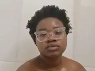 Luckyclover4442  live sex cam