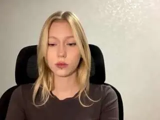 Melonietrent  live sex cam