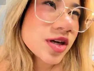 Tamralyn  live sex cam