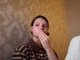 Adelinapisarski  live sex cam