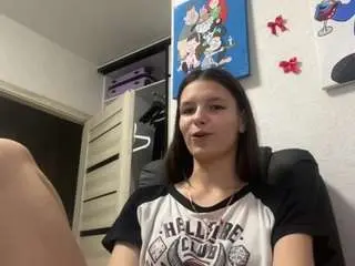 Adelinapisarski  live sex cam