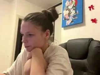 Adelinapisarski  live sex cam