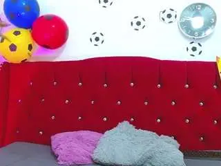 Marianahott4  live sex cam