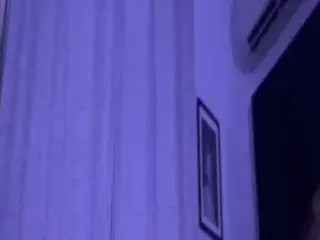 Wetdreamisland  live sex cam