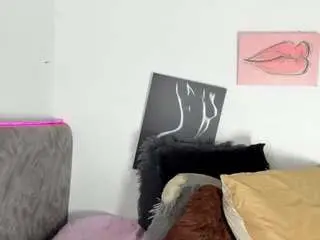 Barbie-collins  live sex cam