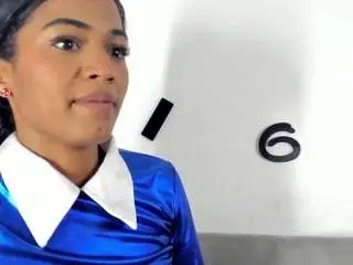 Barbie-collins  live sex cam