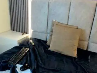 Lunaaura  live sex cam