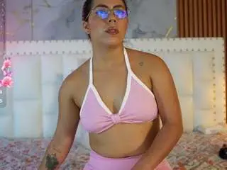 Quickhookupp  live sex cam