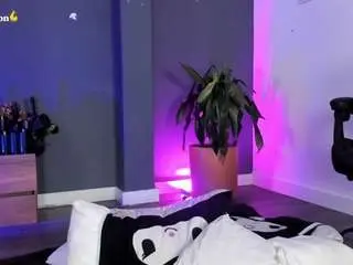 Ravenwittch  live sex cam