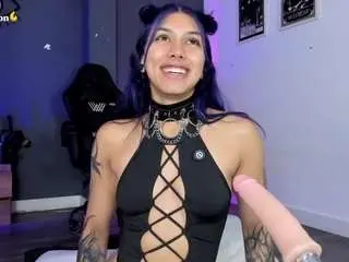 Ravenwittch  live sex cam