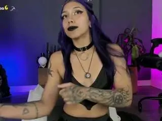 Ravenwittch  live sex cam