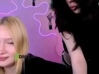 Riley-sanders  live sex cam