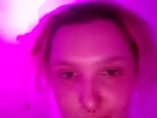 Riskyren9  live sex cam
