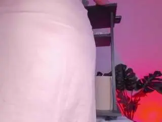 Sweet-booty  live sex cam