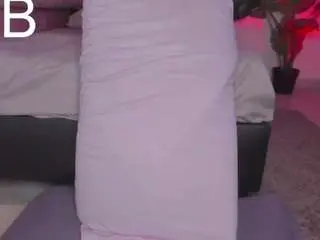 Sweet-booty  live sex cam