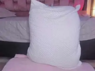 Sweet-booty  live sex cam