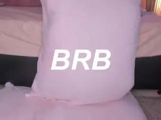 Sweet-booty  live sex cam