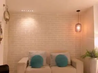 Bellathompson  live sex cam