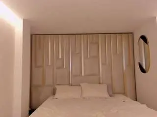 Bellathompson  live sex cam