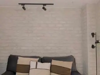 Bellathompson  live sex cam