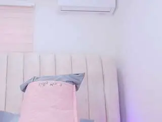 Rubi-hops  live sex cam