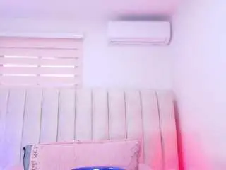 Rubi-hops  live sex cam