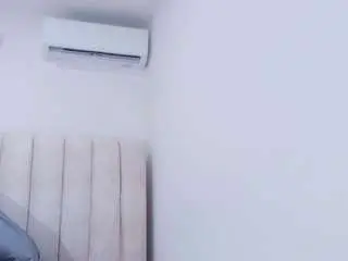 Rubi-hops  live sex cam