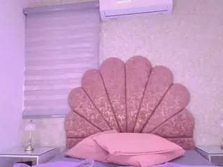 Rubi-hops  live sex cam