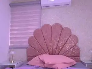 Rubi-hops  live sex cam