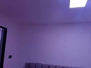 Rubi-hops  live sex cam