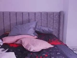 Rubi-hops  live sex cam